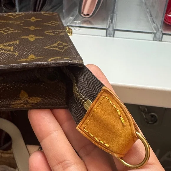 AUTHENTIC Louis Vuitton Brown Monogram mini pochette - Picture 5 of 10